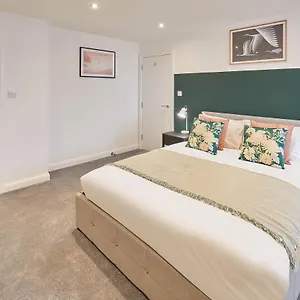 Host & - View Apartment Whitby